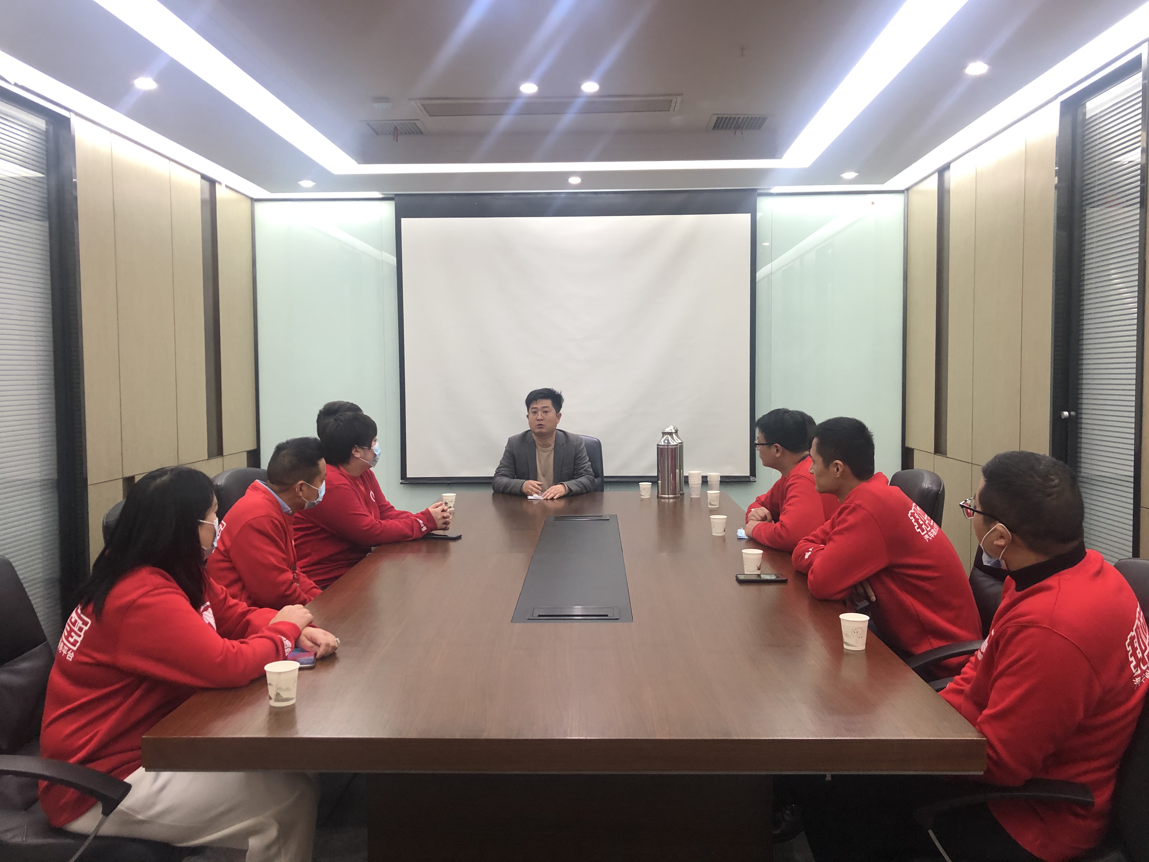 邦您玺高管团队回访荣事达水工业集团总部初步达成合作意向